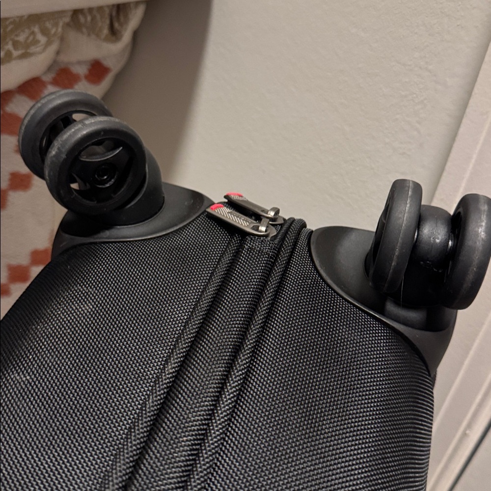 Samsonite Black Rolling Travel‎ Bag - Picture 13 of 13